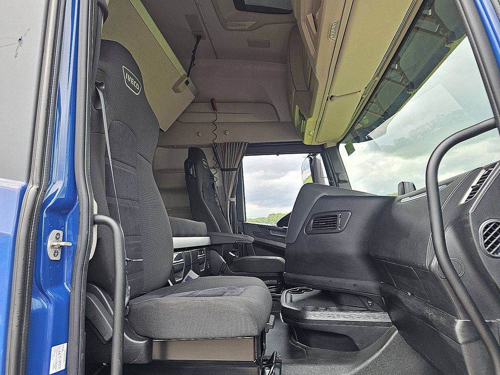 IVECO S-WAY AS260S48 6x2 steer intarder