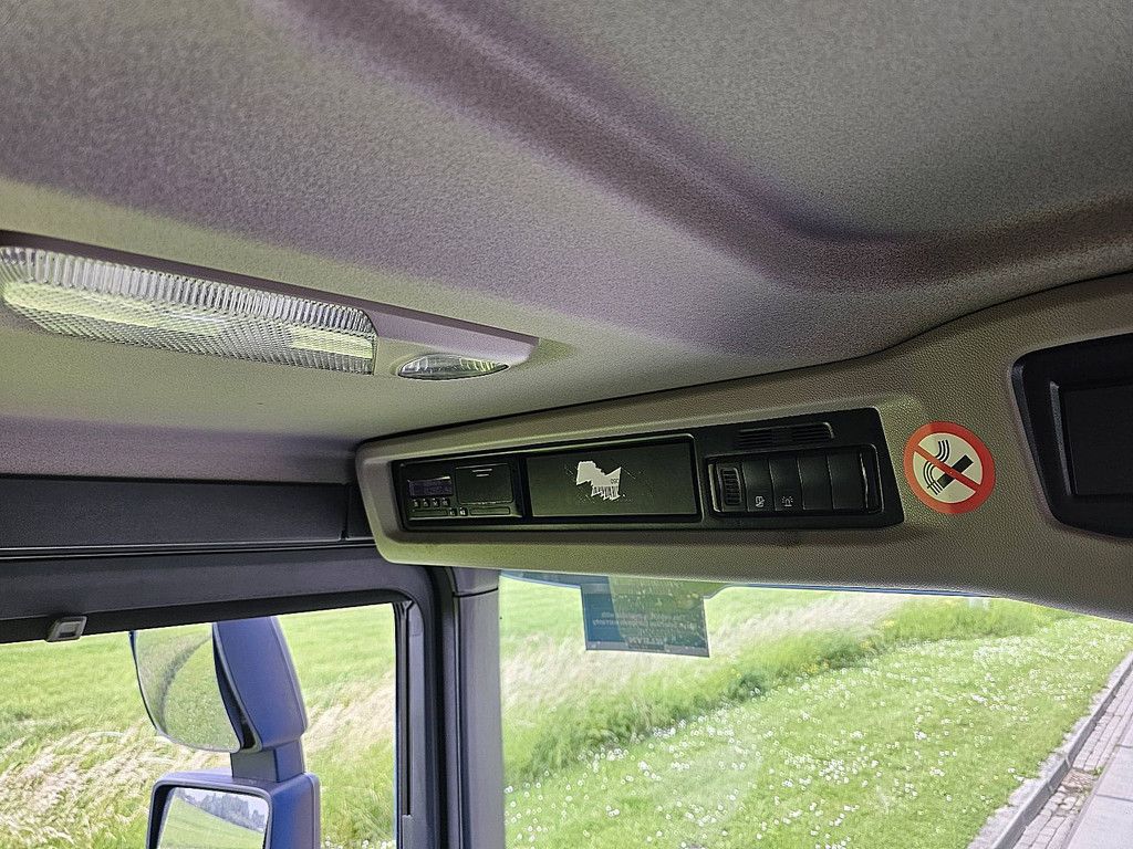 SCANIA P250 19.5t airco lift