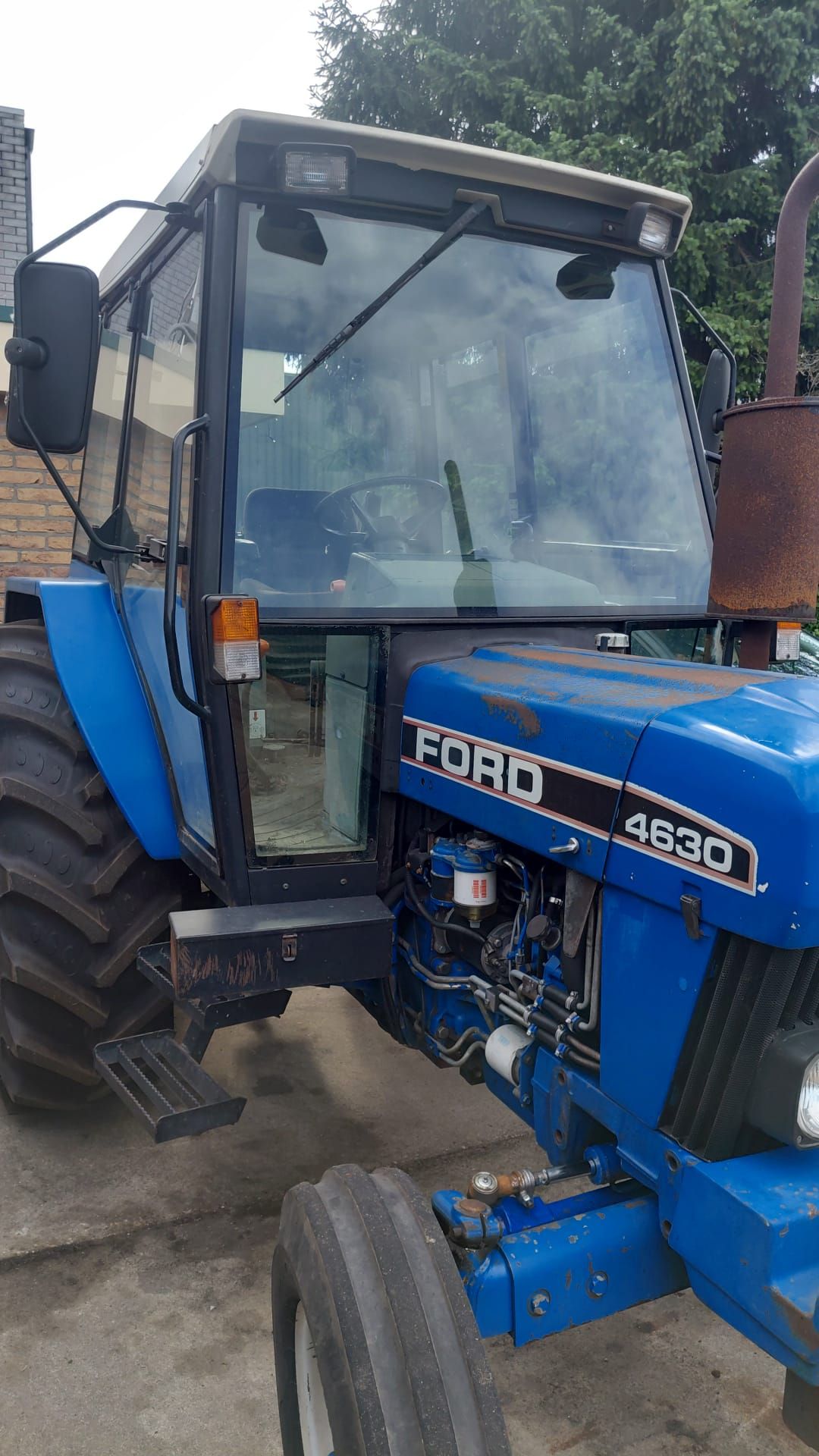 Ford tractor