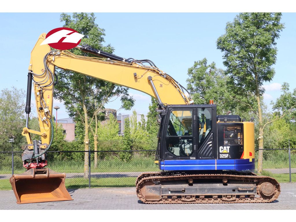 Caterpillar 325 F LCR | ROTOTILT | BUCKET