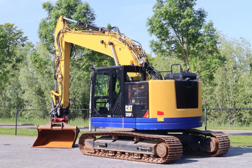 Caterpillar 325 F LCR | ROTOTILT | BUCKET
