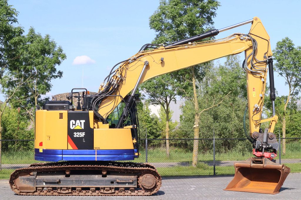 Caterpillar 325 F LCR | ROTOTILT | BUCKET