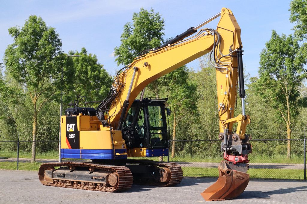 Caterpillar 325 F LCR | ROTOTILT | BUCKET