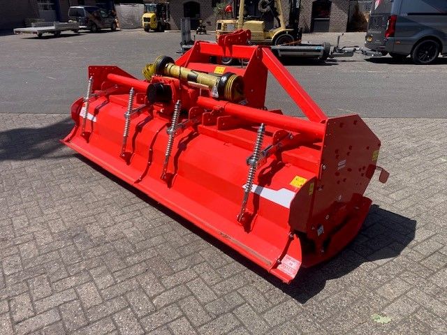 Nieuwe MASCHIO SC280 bodemfrees met werkbreedte van 2,8 m