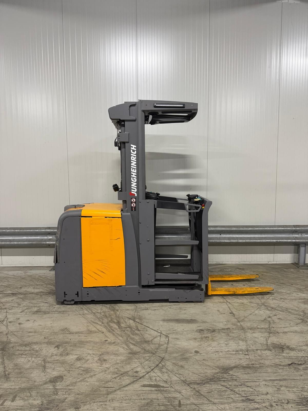Heftruck Jungheinrich Type EKS 210 Bouwjaar 2017 Draaiuren 7340