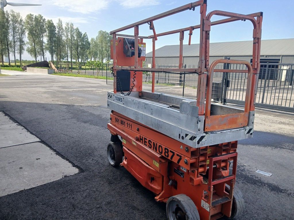 JLG 2030ES