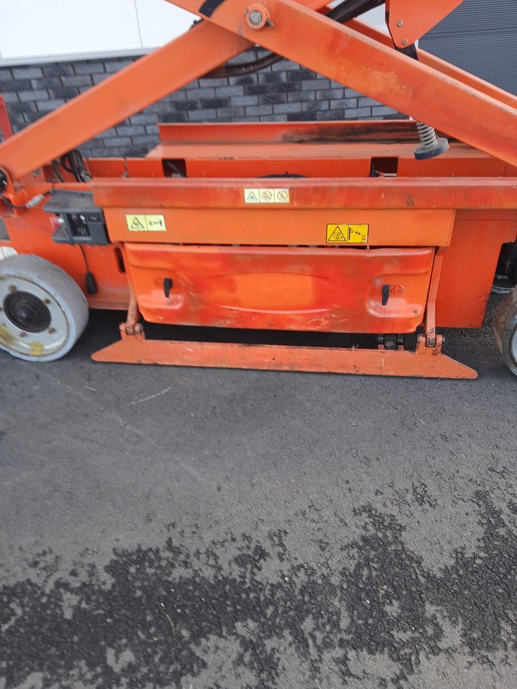 JLG 2030ES
