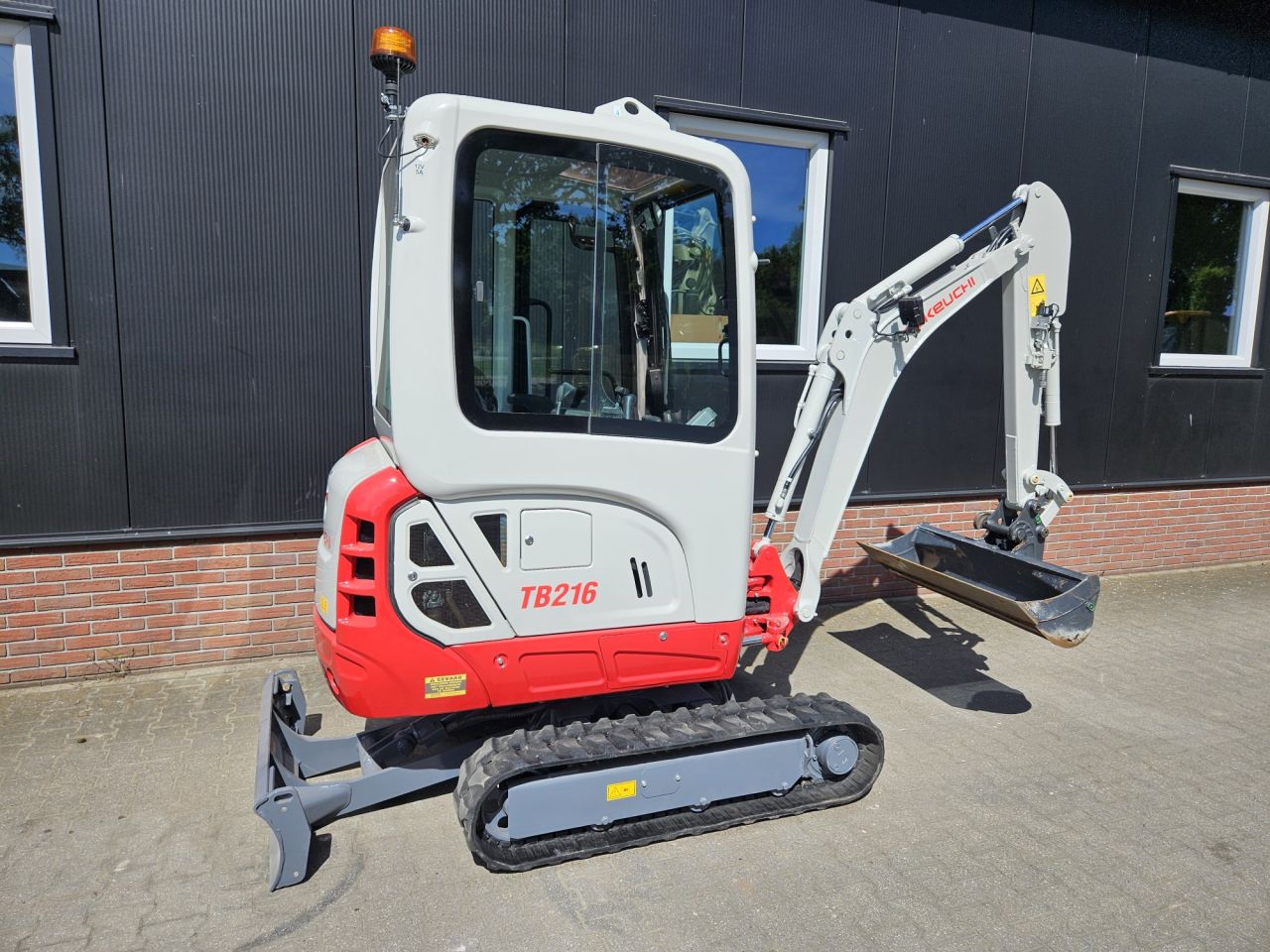 Takeuchi TB216