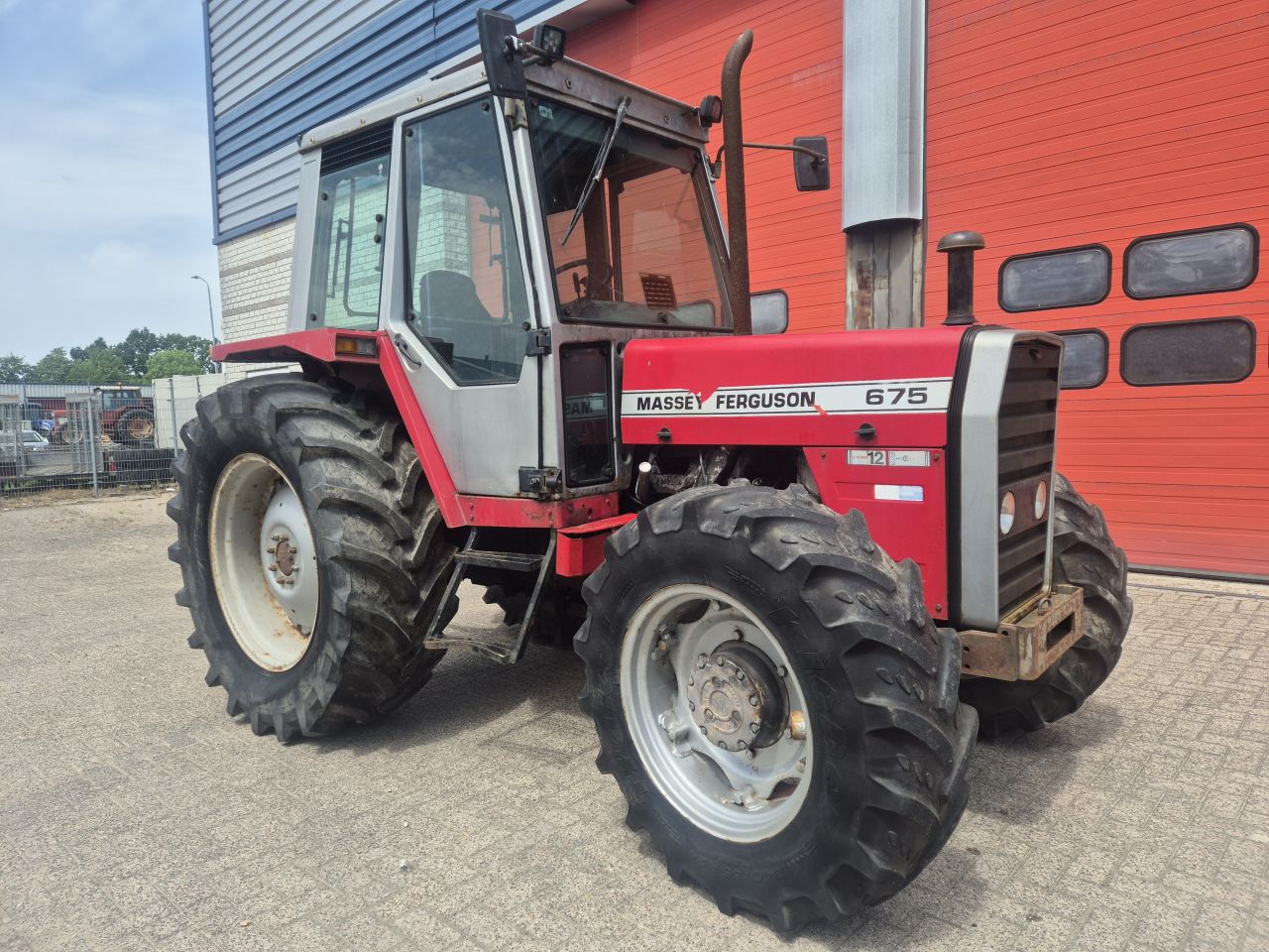 Massey Ferguson 675