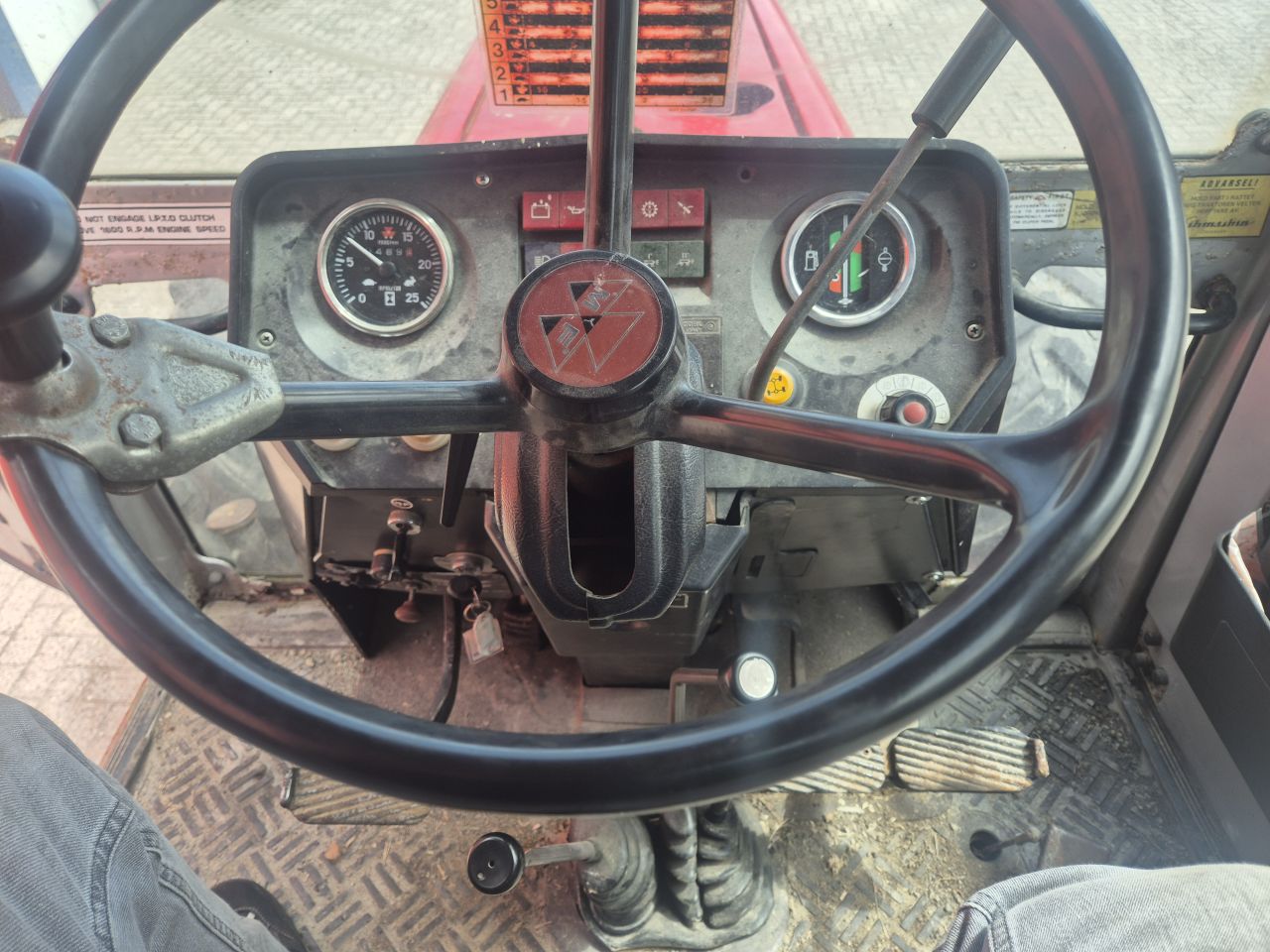 Massey Ferguson 675