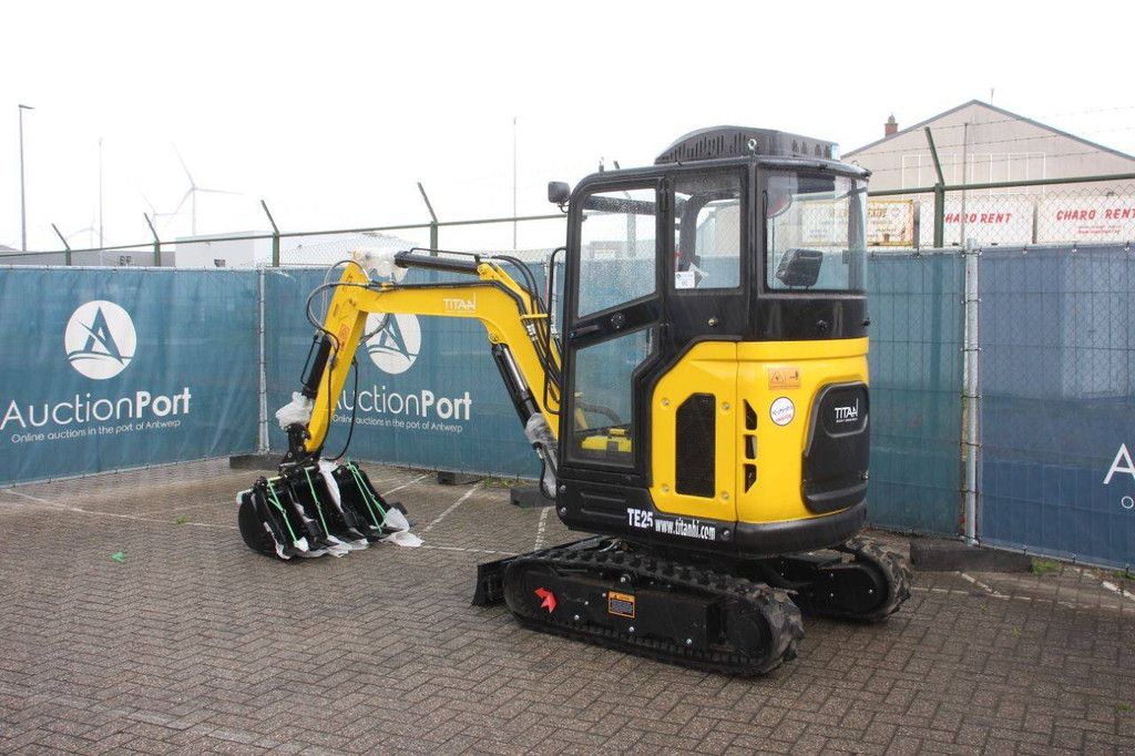 Titan TE25 Diesel Mini Excavator 18.2kW 2025 New