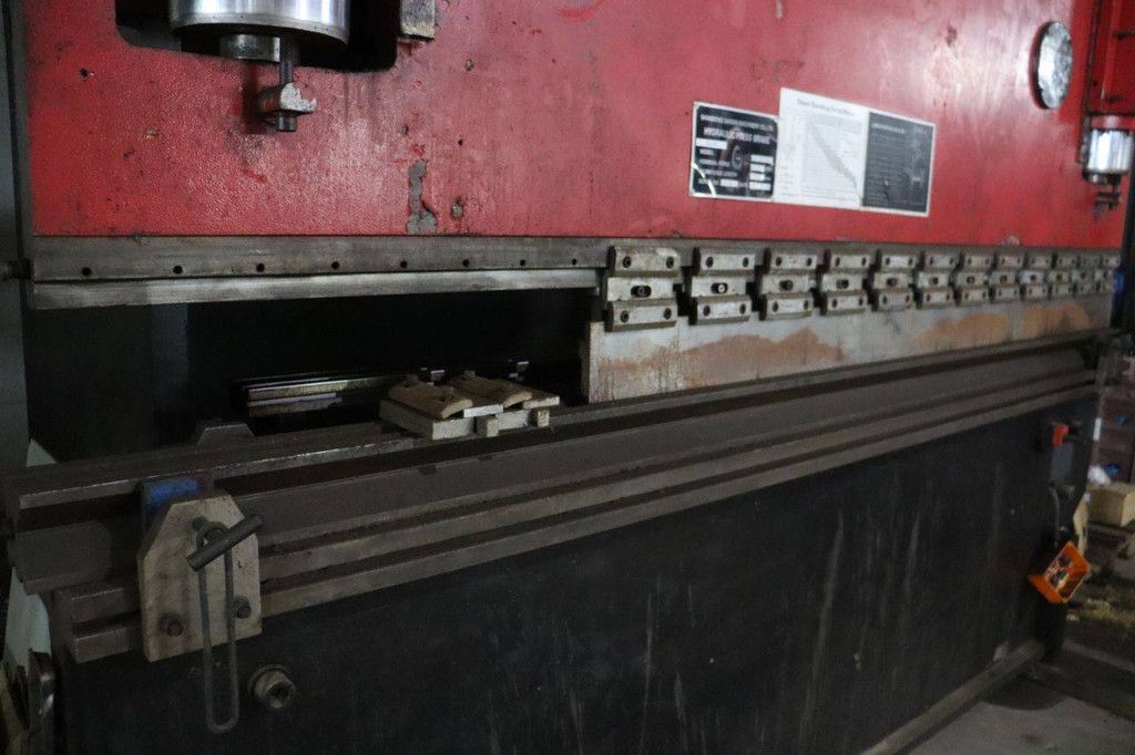 Abkantpresse Shandong WF67Y Electric 200t 2010