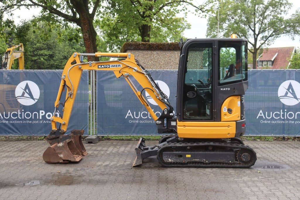 Mini excavator Kato 27-V4 Diesel 13.6kW