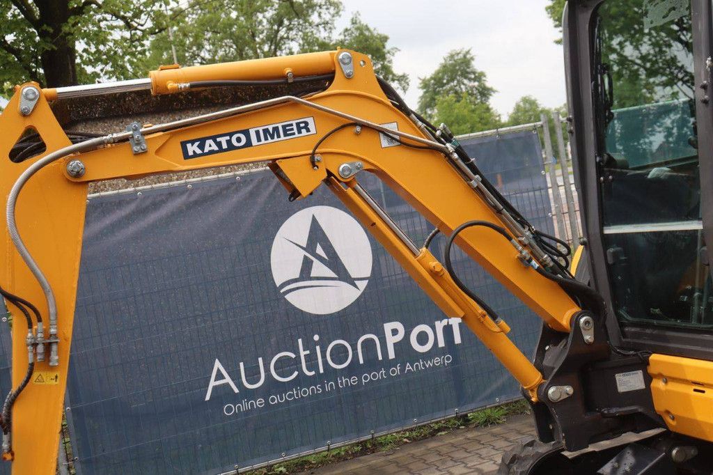 Mini excavator Kato 27-V4 Diesel 13.6kW
