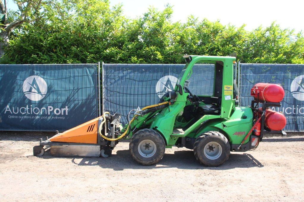 Avant M635 Diesel Articulated Loader 2010 with Attachment