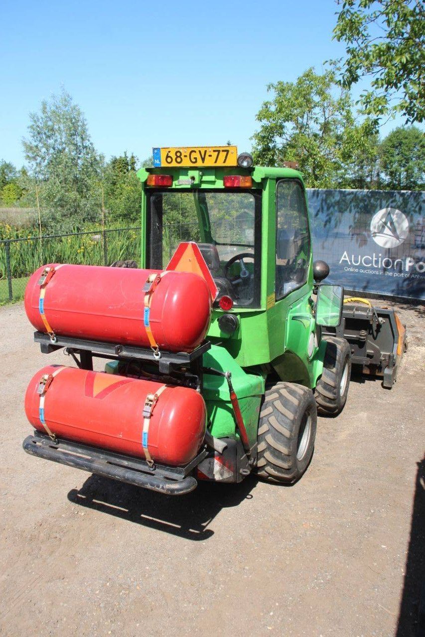 Avant M635 Diesel Articulated Loader 2010 with Attachment