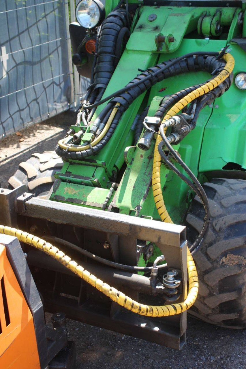 Avant M635 Diesel Articulated Loader 2010 with Attachment