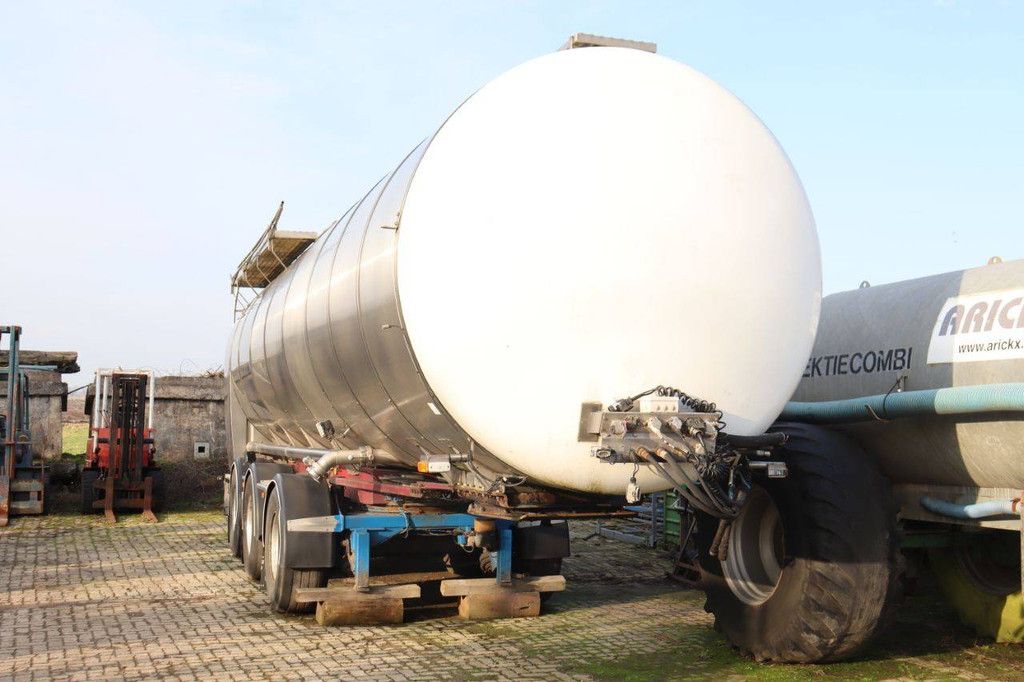 Tank Semi-trailer Burg BPO 15-30 RGZXX 2006