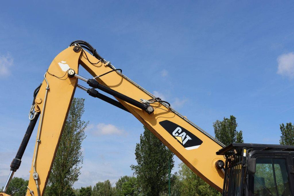 Crawler excavator Caterpillar M318D Diesel 129kW 2010