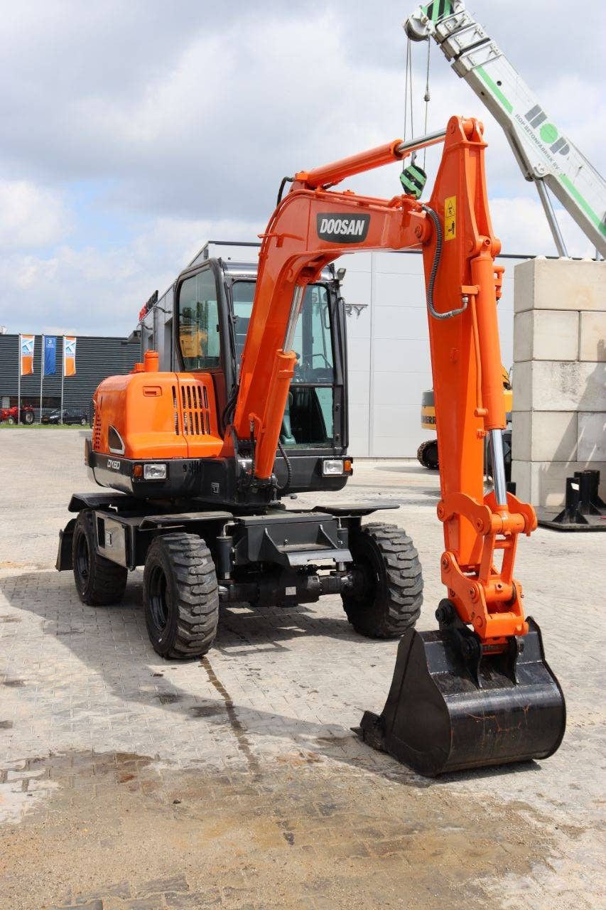 Doosan DX60WN Diesel-Mobilbagger 39 kW 2020