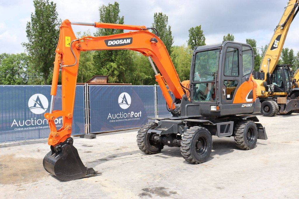 Doosan DX60WN Diesel-Mobilbagger 39 kW 2020