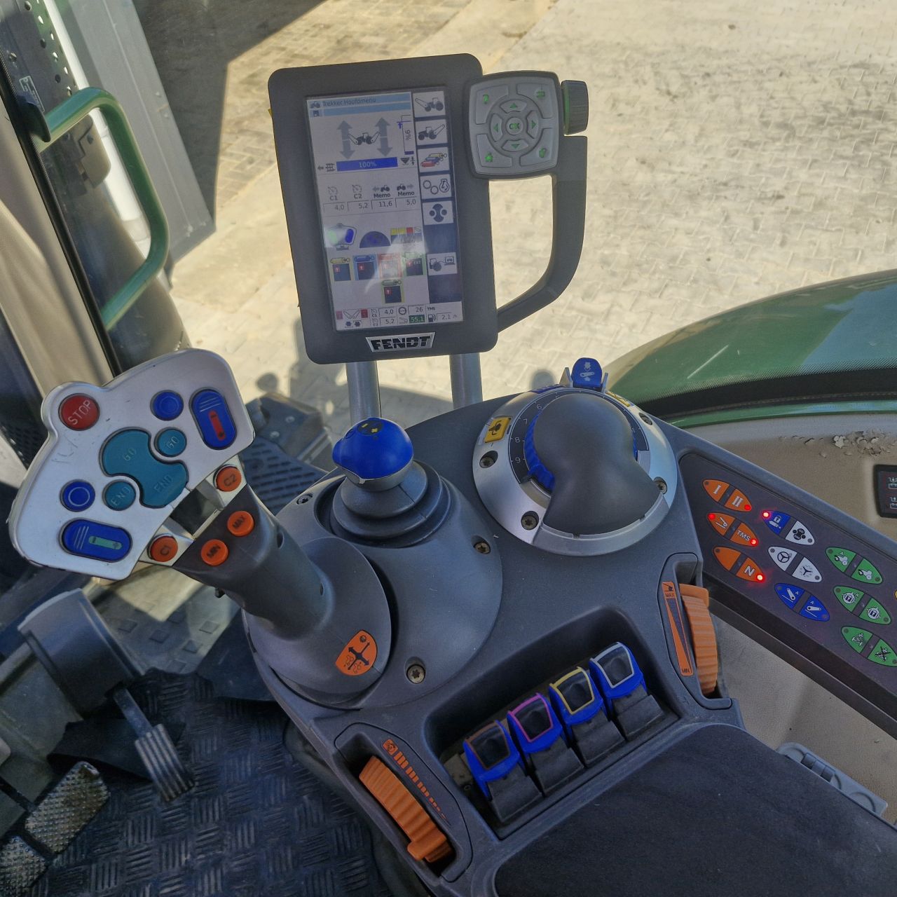 Te koop keurige fendt 722 vario scr