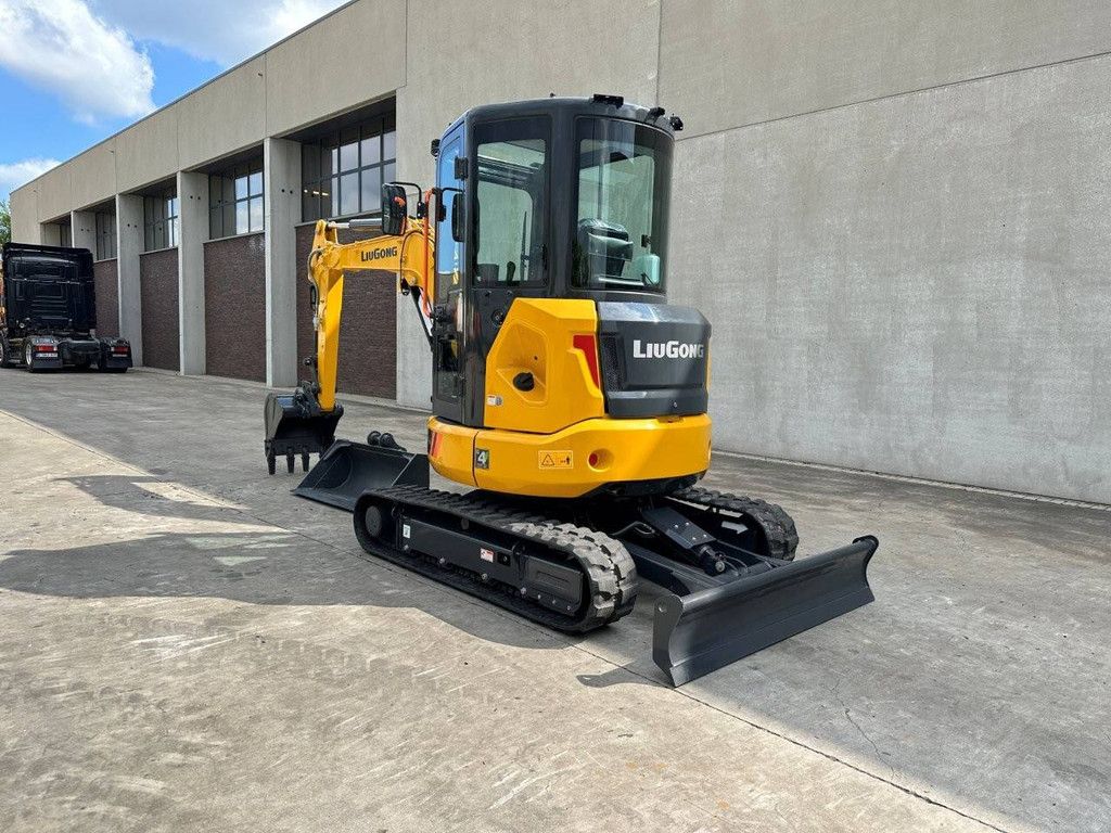 Midi excavator LiuGong 9035 FZTS Diesel 2026