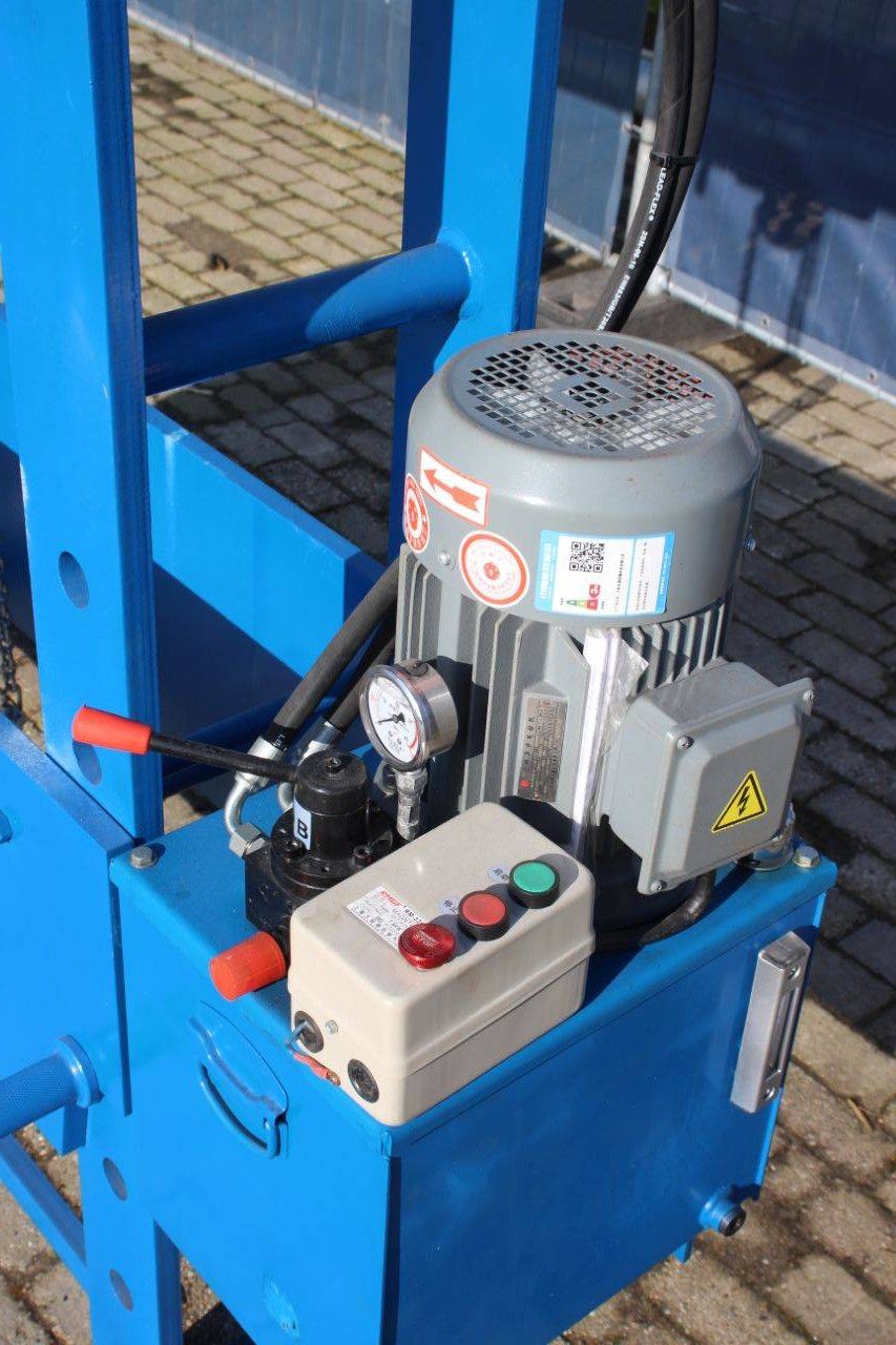 Industriële werkplaatspers WCM WCM-100TP Elektrisch 100t