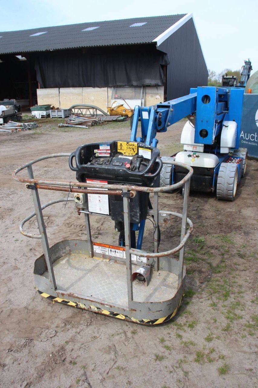 Nifty HR15 NDE Gelenkteleskoparbeitsbühne Elektro+Diesel 15,5 m 2011