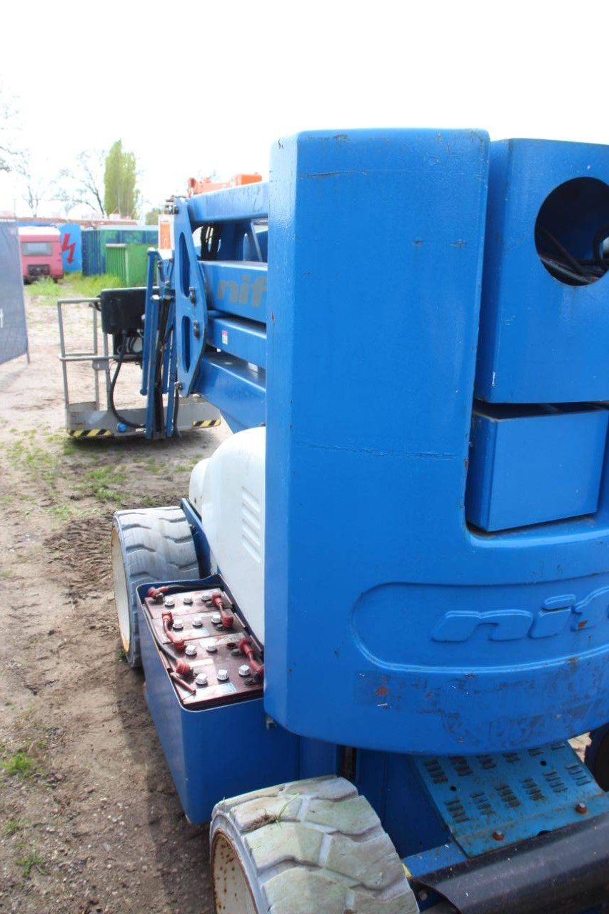 Nifty HR15 NDE Gelenkteleskoparbeitsbühne Elektro+Diesel 15,5 m 2011