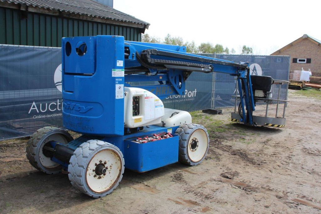 Nifty HR15 NDE Gelenkteleskoparbeitsbühne Elektro+Diesel 15,5 m 2011