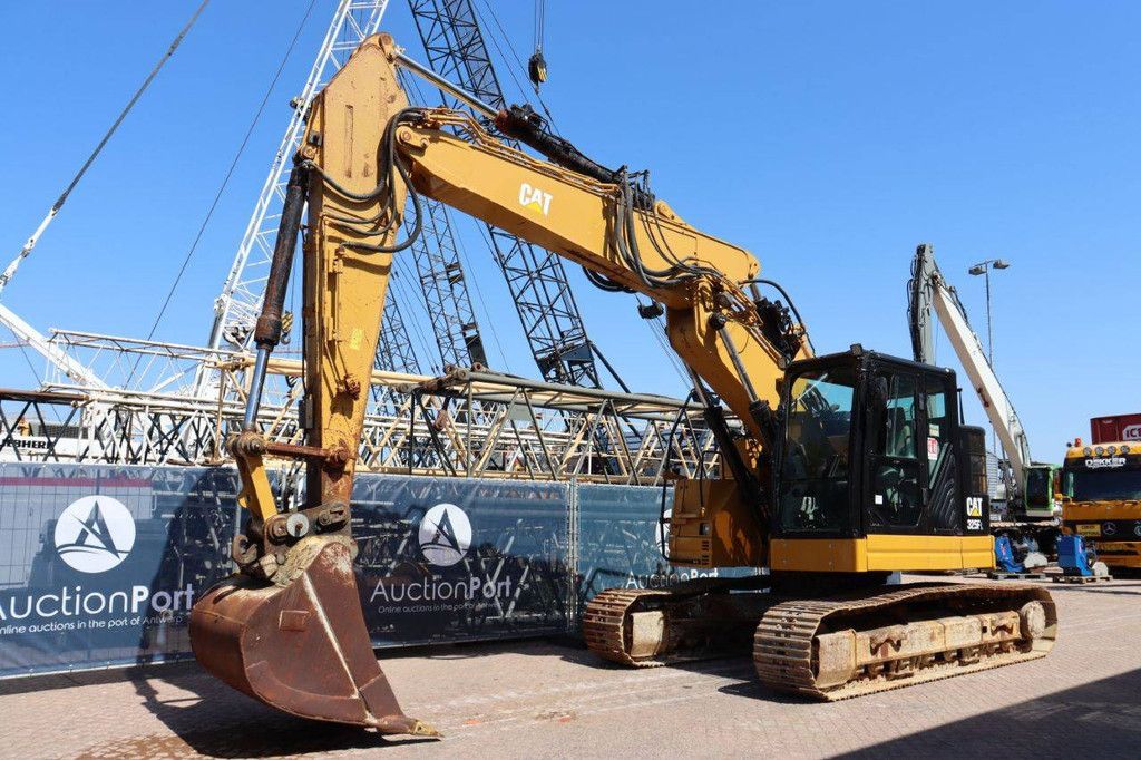Raupenbagger Caterpillar 325FL Diesel