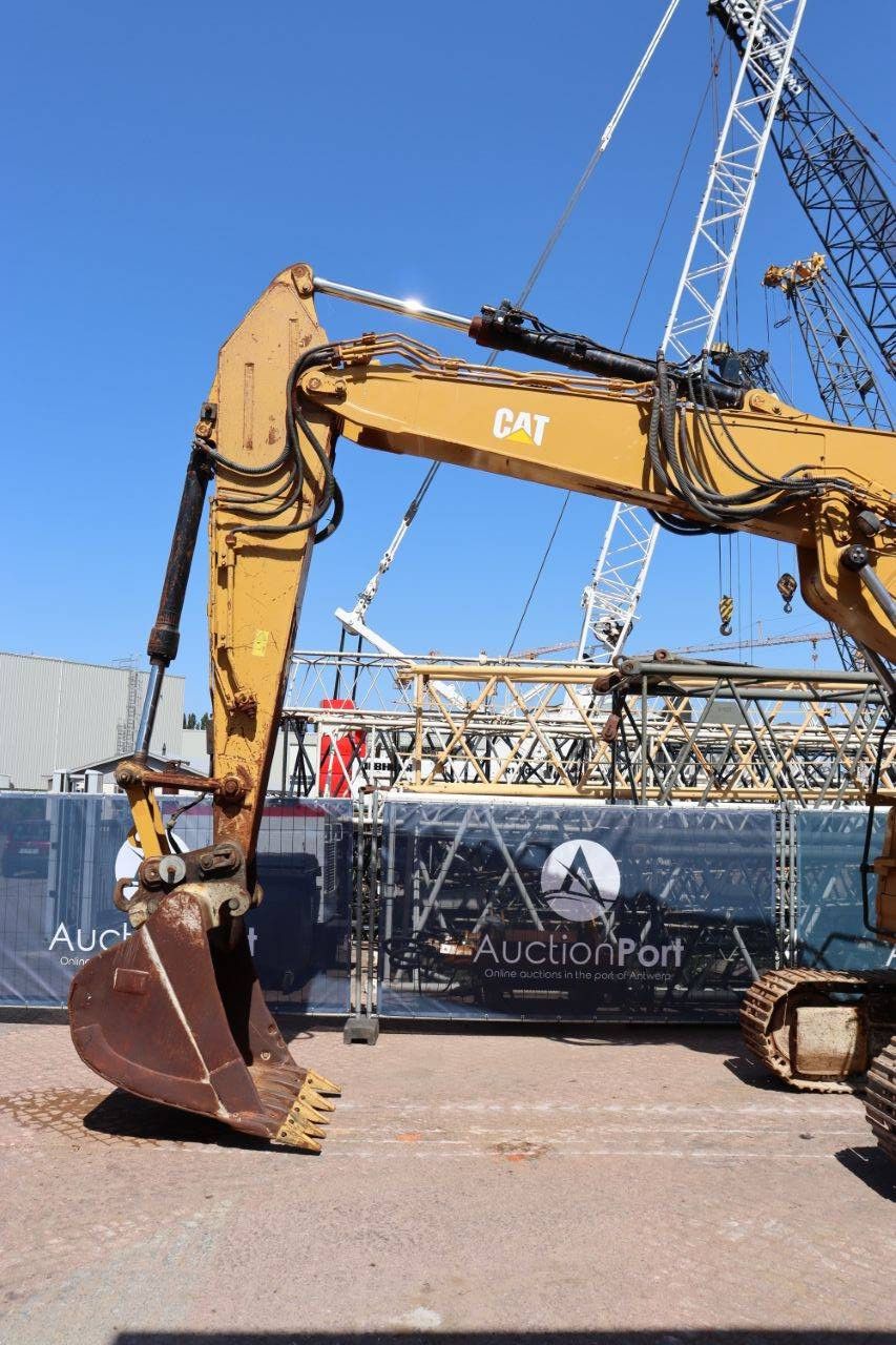 Raupenbagger Caterpillar 325FL Diesel