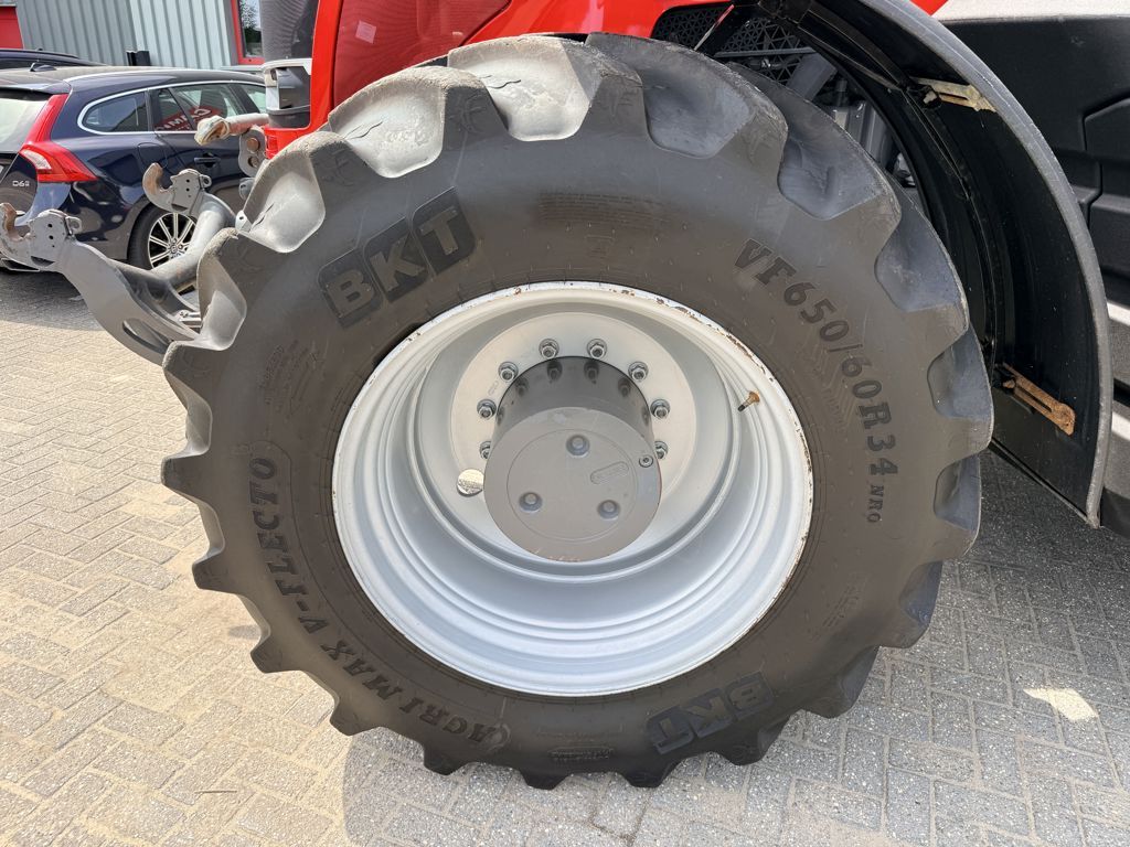 Massey Ferguson 8740S Stage V