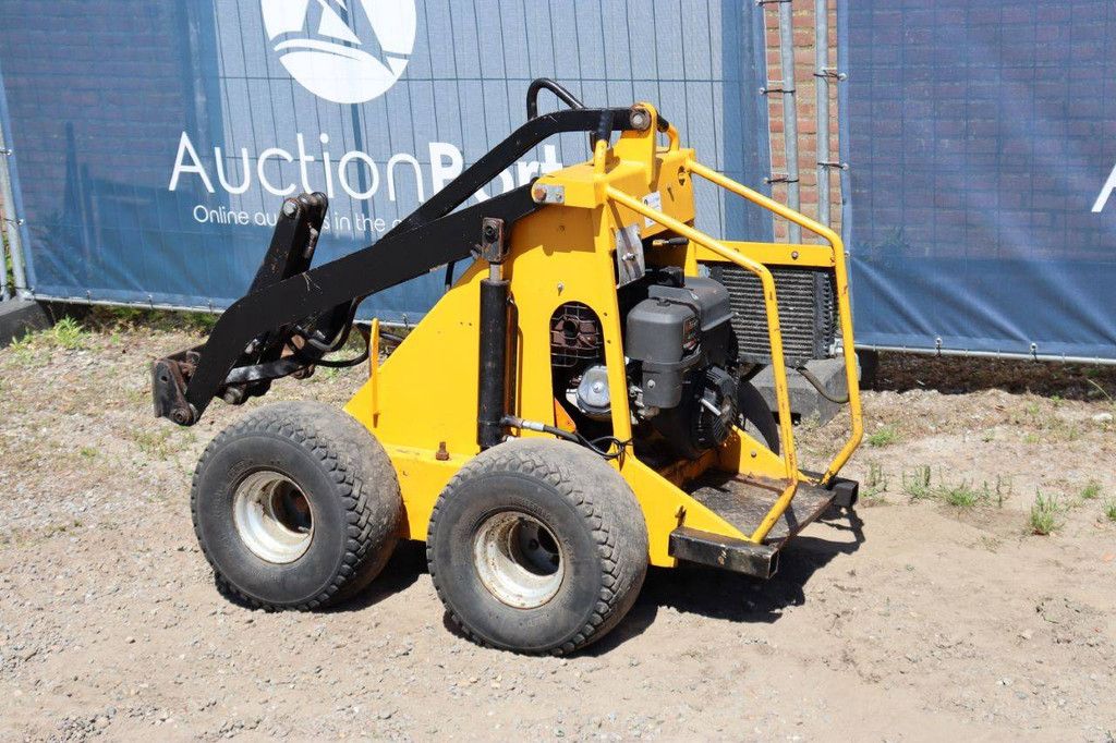 Petrol Articulated Loader