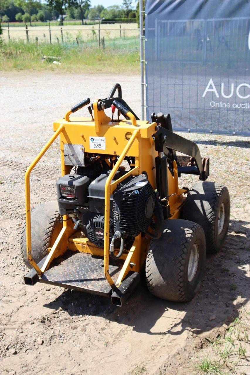 Petrol Articulated Loader