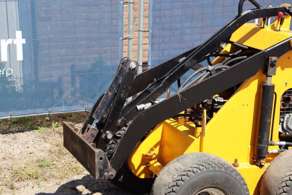 Petrol Articulated Loader
