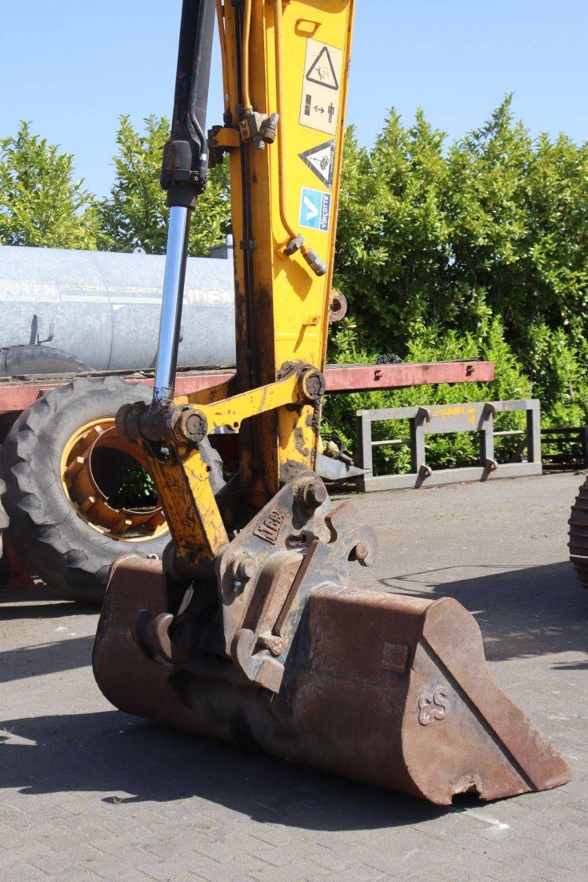 Crawler excavator JCB JZ140 Diesel 73kW 2008