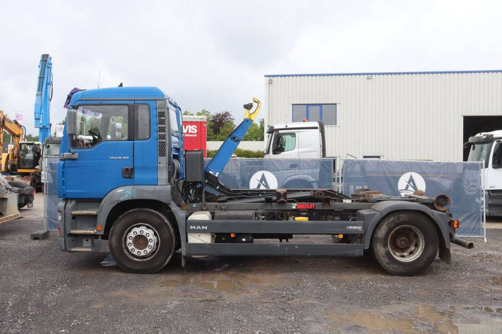 Hakenliftsystem-LKW MAN TGA 18.310 Diesel 310 PS