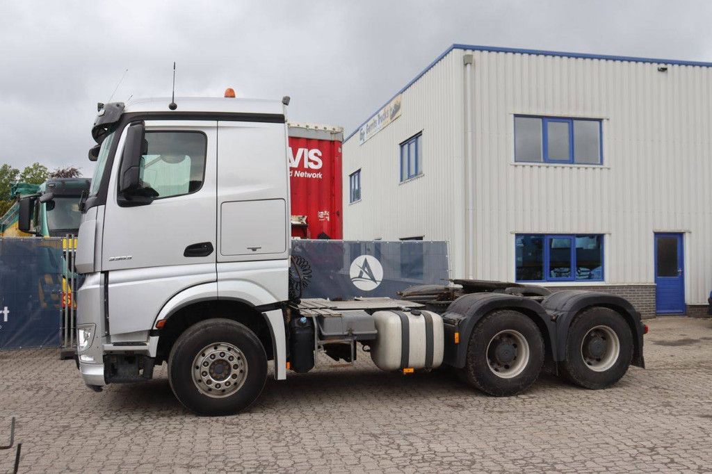 Fahrgestell mit Fahrerhaus Mercedes-Benz Arocs 3363 Diesel 625 PS