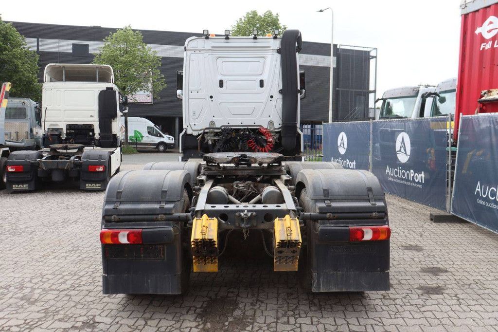 Fahrgestell mit Fahrerhaus Mercedes-Benz Arocs 3363 Diesel 625 PS