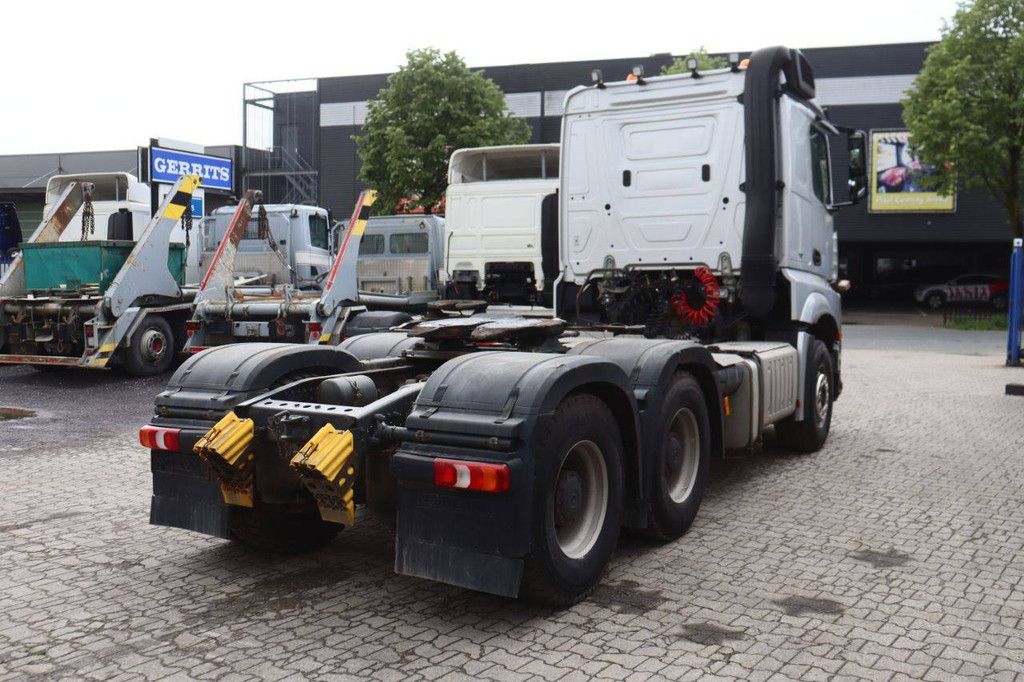 Fahrgestell mit Fahrerhaus Mercedes-Benz Arocs 3363 Diesel 625 PS