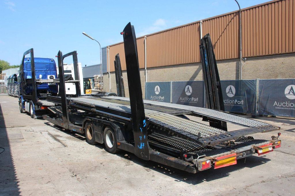 Autotransporter-Sattelauflieger Lohr RV2 2002