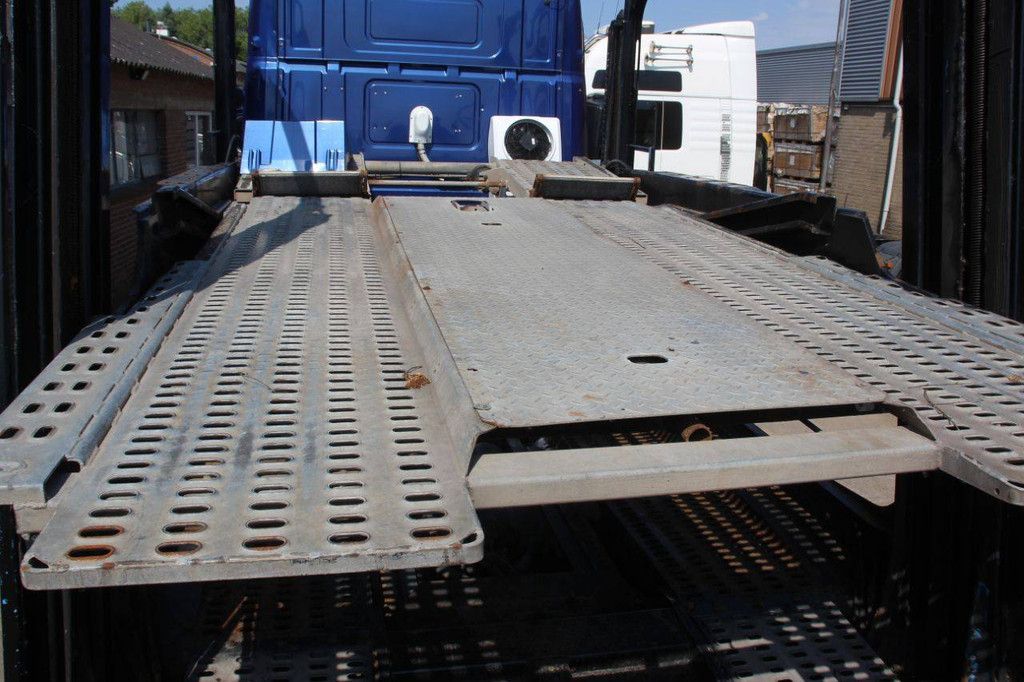 Autotransporter-Sattelauflieger Lohr RV2 2002