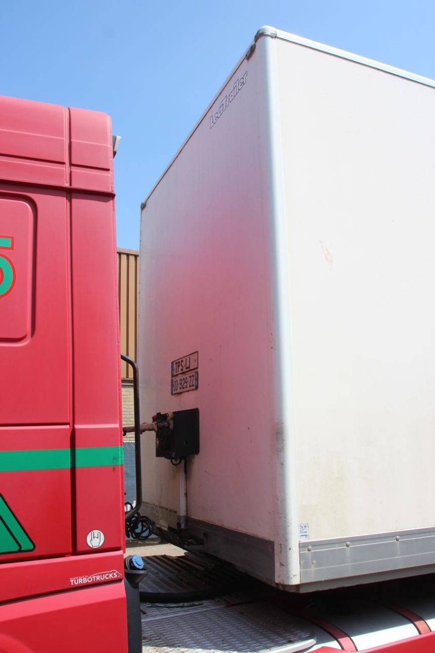 Enclosed Semi-Trailer Lecitrailer 3E20BD15P 2007