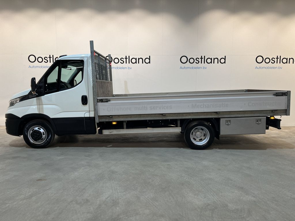 Iveco Daily 40C18 3.0 Automaat Open Laadbak / Euro 6 / Trekhaak 3.500 KG / Airco / Dubbel Lucht / Cruise Control / 3-Zits