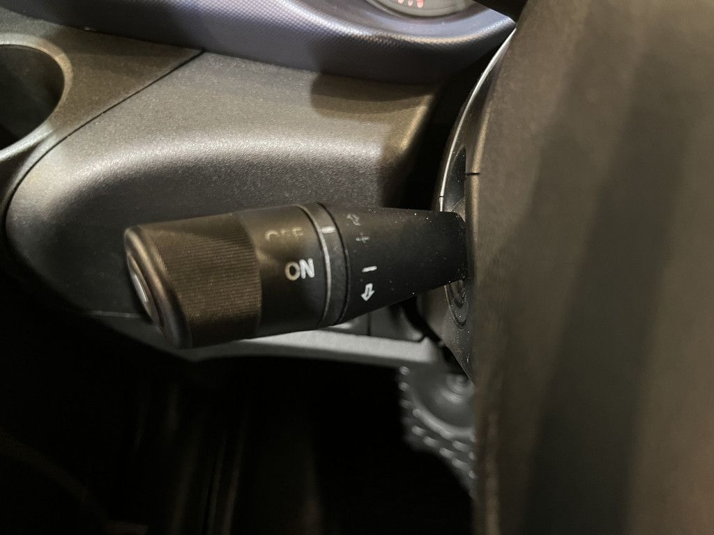 Iveco Daily 40C18 3.0 Automaat Open Laadbak / Euro 6 / Trekhaak 3.500 KG / Airco / Dubbel Lucht / Cruise Control / 3-Zits
