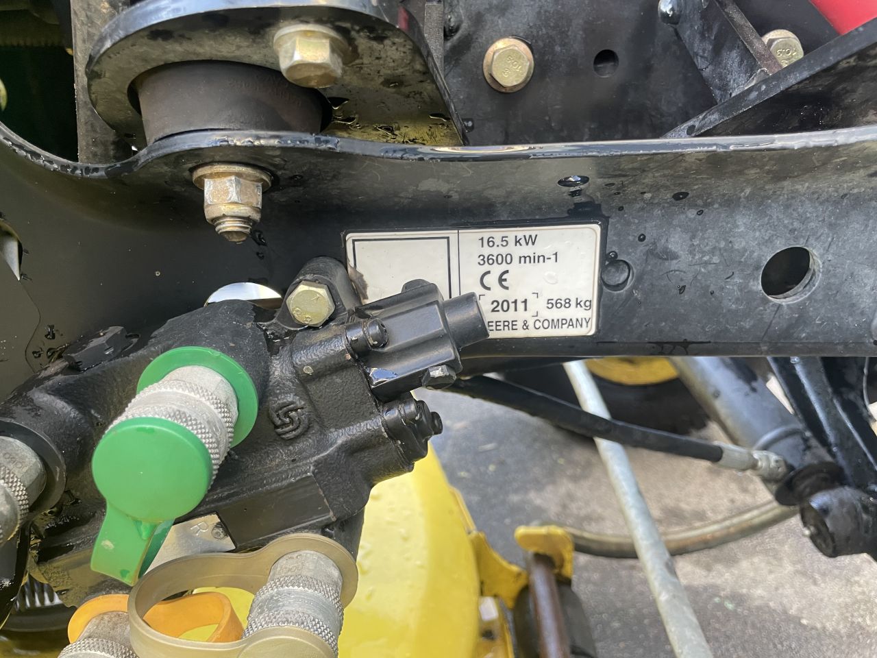 John Deere X740