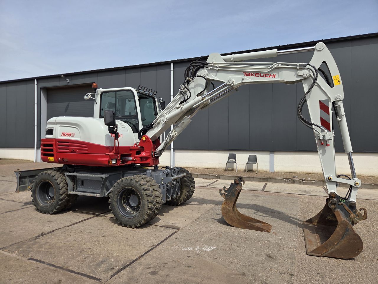 Takeuchi TB295W