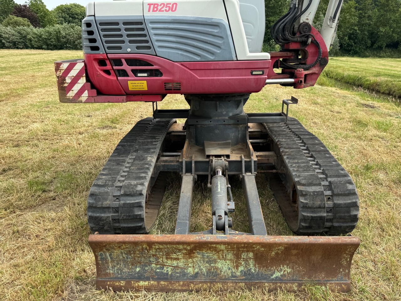 Takeuchi TB250 Long reach